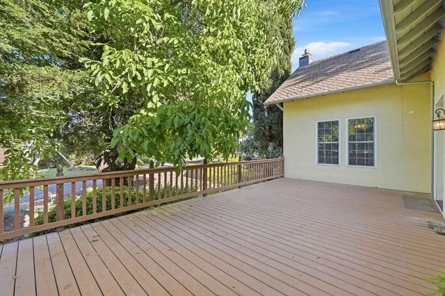1487 Smith Rd, Yuba City, CA 95993