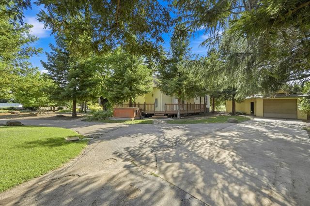 1487 Smith Rd, Yuba City, CA 95993