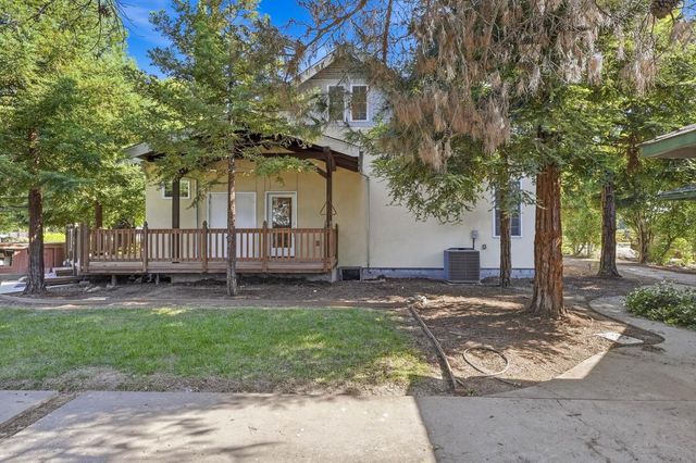 1487 Smith Rd, Yuba City, CA 95993