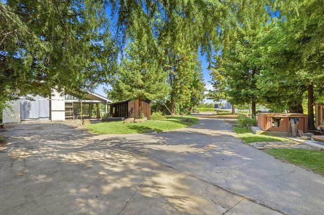 1487 Smith Rd, Yuba City, CA 95993