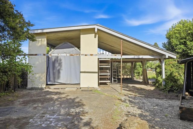 1487 Smith Rd, Yuba City, CA 95993