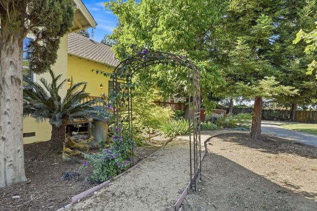 1487 Smith Rd, Yuba City, CA 95993