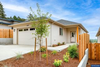 2039 NW Century Dr, Corvallis, OR 97330