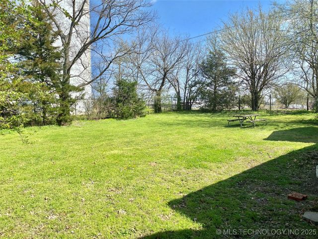 603 E Chickasaw Street, Marietta, OK 73448
