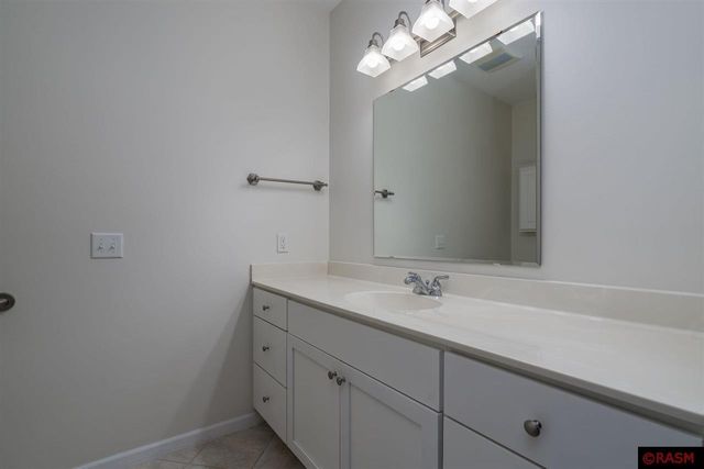 417 Diamond Creek Road, Mankato, MN 56001