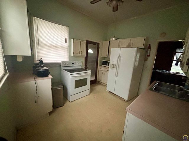 920 Mechanic St, Emporia, KS 66801