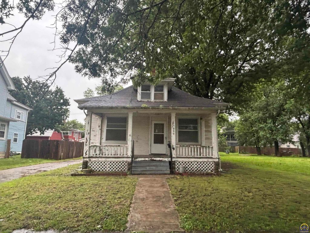 920 Mechanic St, Emporia, KS 66801