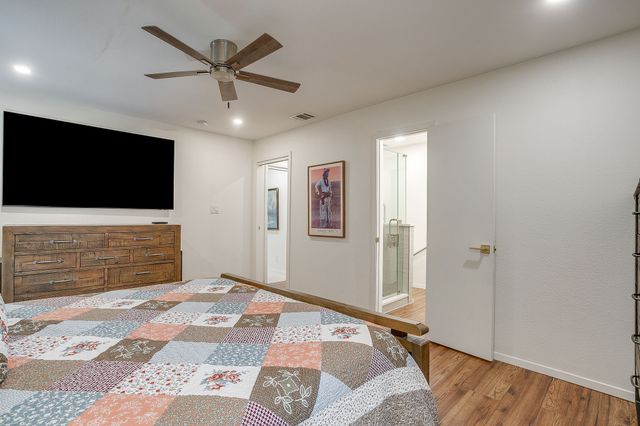 4517 Hildring Drive E, Fort Worth, TX 76109