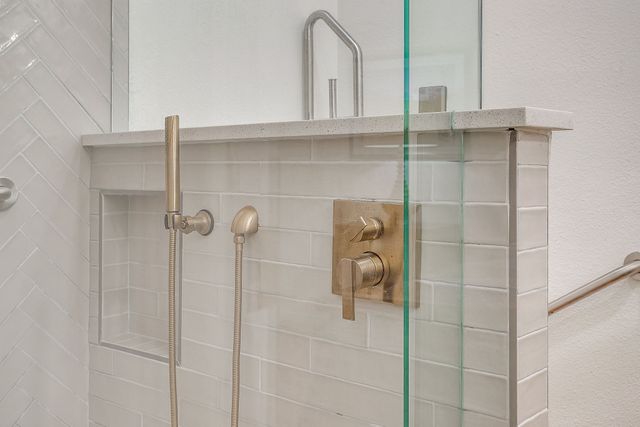 4517 Hildring Drive E, Fort Worth, TX 76109