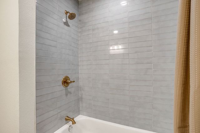 4517 Hildring Drive E, Fort Worth, TX 76109