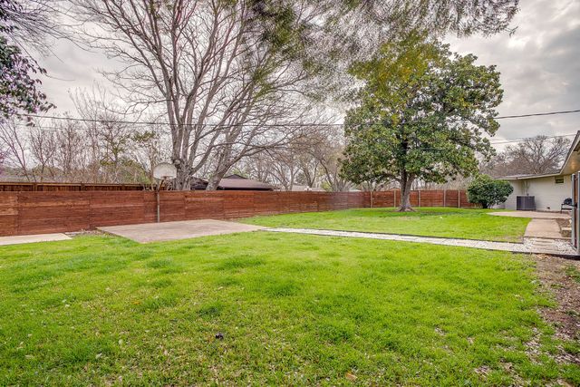 4517 Hildring Drive E, Fort Worth, TX 76109