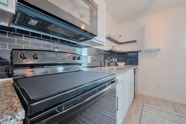 9923 Opal Stone Way, Conroe, TX 77306