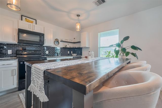 9923 Opal Stone Way, Conroe, TX 77306