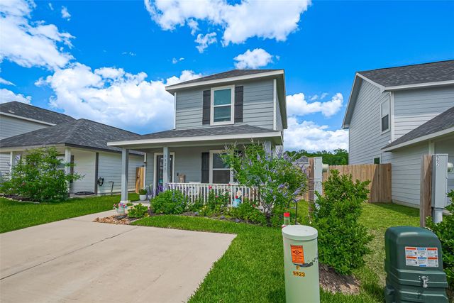 9923 Opal Stone Way, Conroe, TX 77306