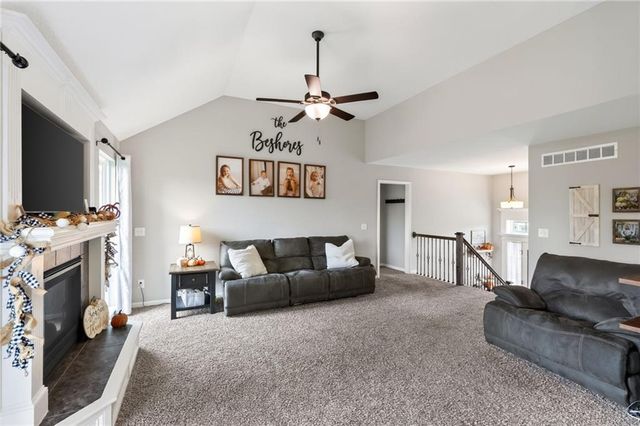 902 N Cottonwood Street, Kearney, MO 64060