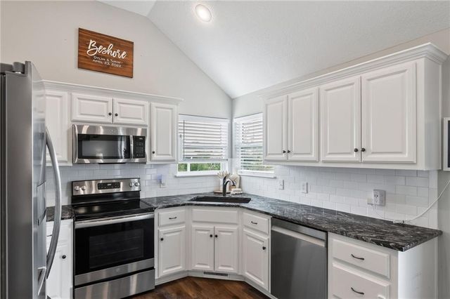 902 N Cottonwood Street, Kearney, MO 64060