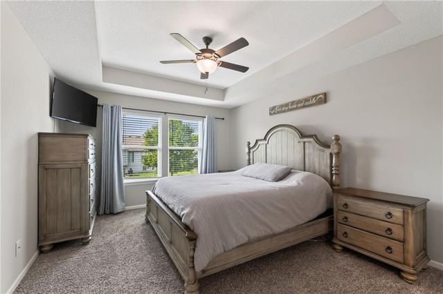 902 N Cottonwood Street, Kearney, MO 64060