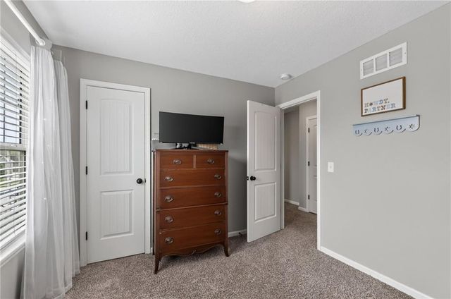 902 N Cottonwood Street, Kearney, MO 64060
