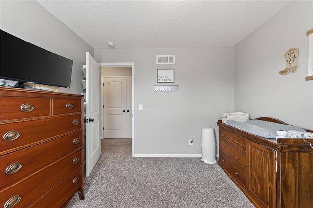 902 N Cottonwood Street, Kearney, MO 64060