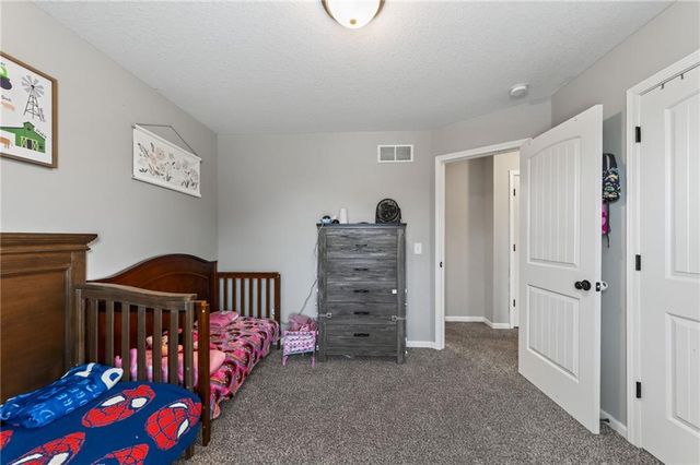 902 N Cottonwood Street, Kearney, MO 64060