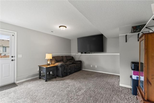 902 N Cottonwood Street, Kearney, MO 64060