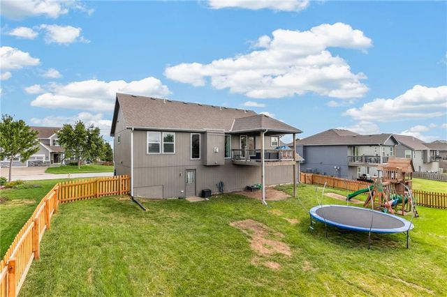 902 N Cottonwood Street, Kearney, MO 64060