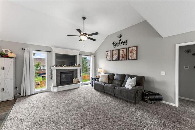 902 N Cottonwood Street, Kearney, MO 64060