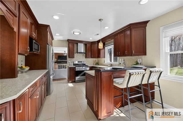 107 Finnegans Lane, South Brunswick, NJ 08824