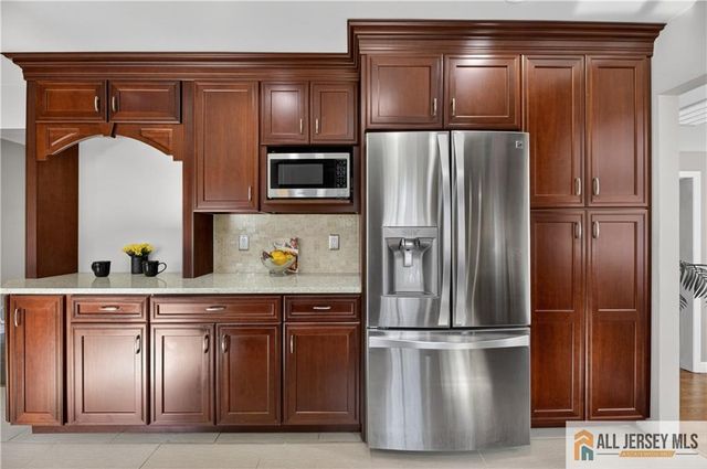 107 Finnegans Lane, South Brunswick, NJ 08824