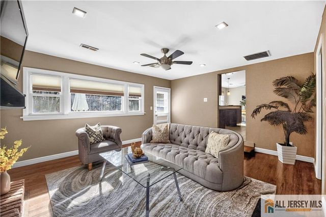 107 Finnegans Lane, South Brunswick, NJ 08824