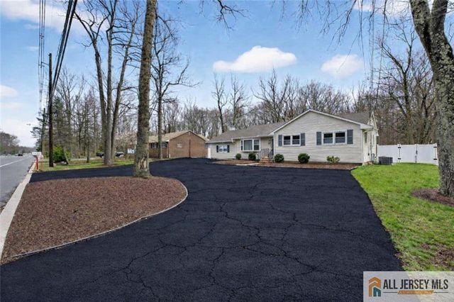 107 Finnegans Lane, South Brunswick, NJ 08824