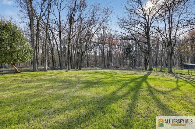 107 Finnegans Lane, South Brunswick, NJ 08824