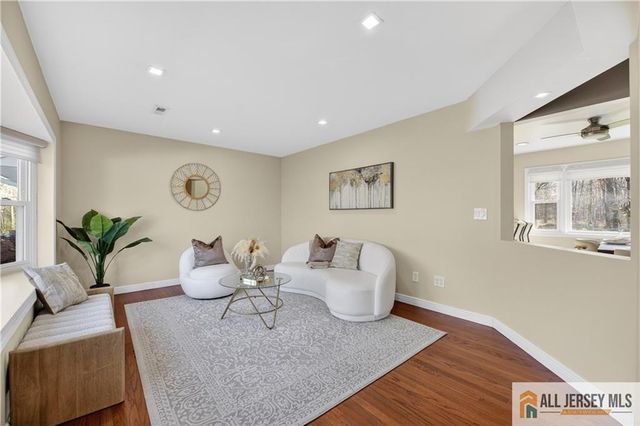 107 Finnegans Lane, South Brunswick, NJ 08824