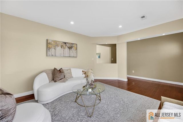 107 Finnegans Lane, South Brunswick, NJ 08824