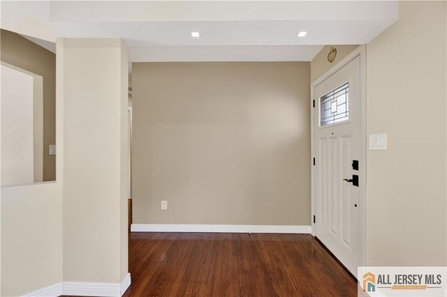 107 Finnegans Lane, South Brunswick, NJ 08824