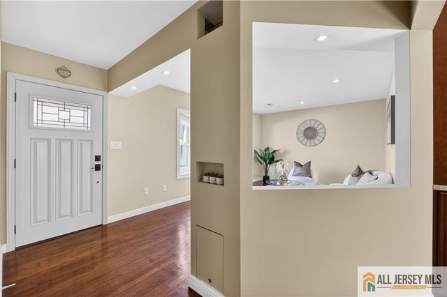 107 Finnegans Lane, South Brunswick, NJ 08824