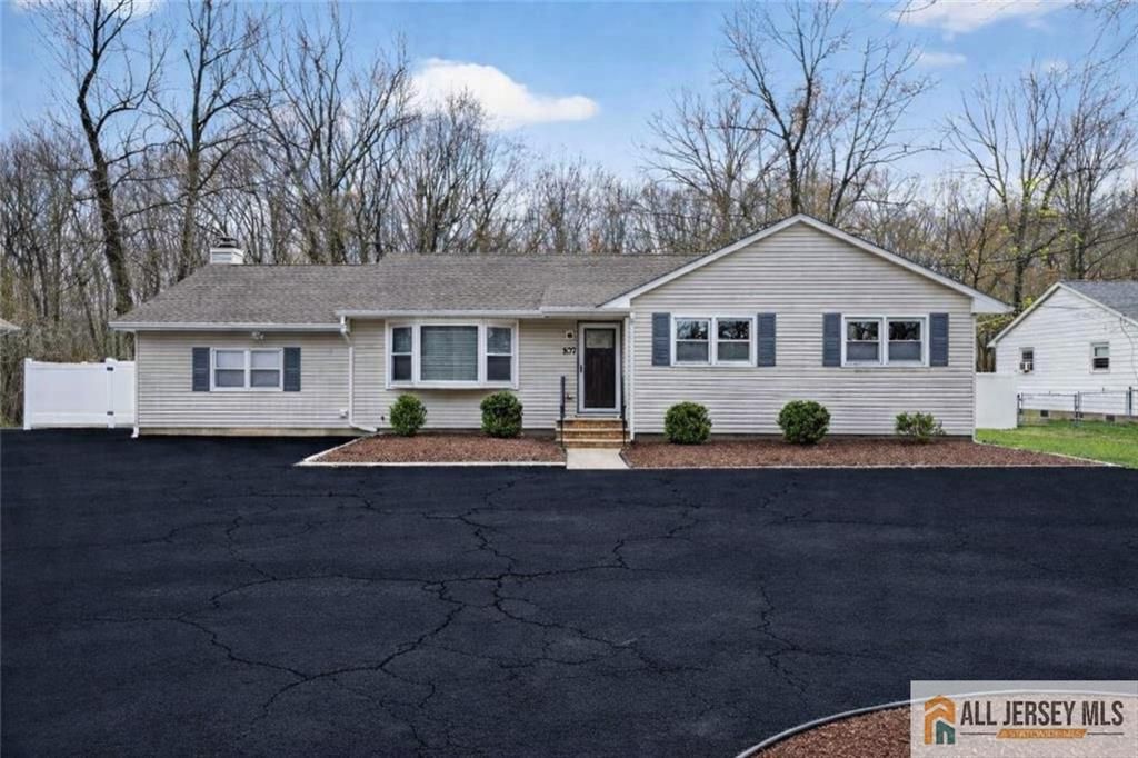 107 Finnegans Lane, South Brunswick, NJ 08824