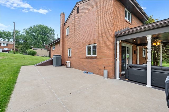2347 Casswell Drive, Bethel Park, PA 15102