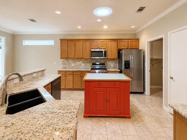 103 Harness LN, Georgetown, TX 78633