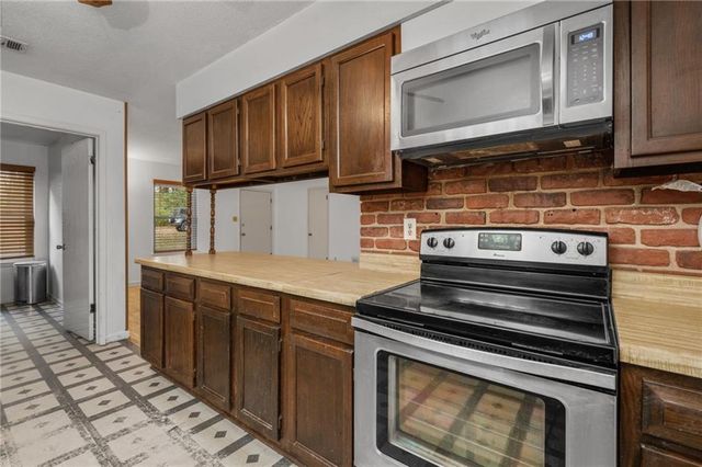 12583 King Arthur Drive, Grand Bay, AL 36541