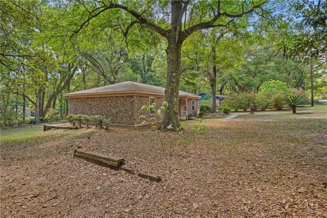 12583 King Arthur Drive, Grand Bay, AL 36541