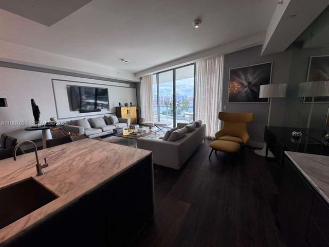 3250 NE 188th St 408, Aventura, FL 33180