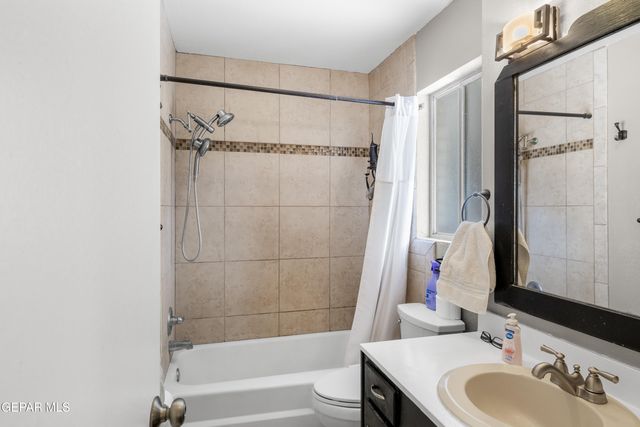 6201 HEATH Way NW, El Paso, TX 79912