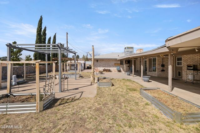 6201 HEATH Way NW, El Paso, TX 79912