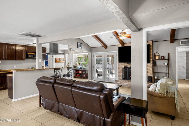 6201 HEATH Way NW, El Paso, TX 79912