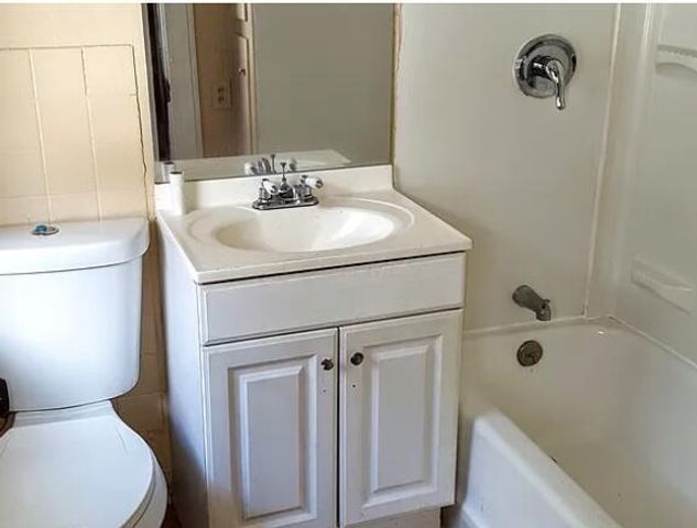 140 N Warren Avenue, Columbus, OH 43204