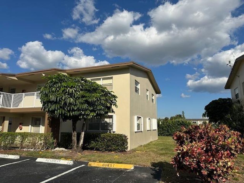 600 NW 77th Avenue 208, Margate, FL 33063