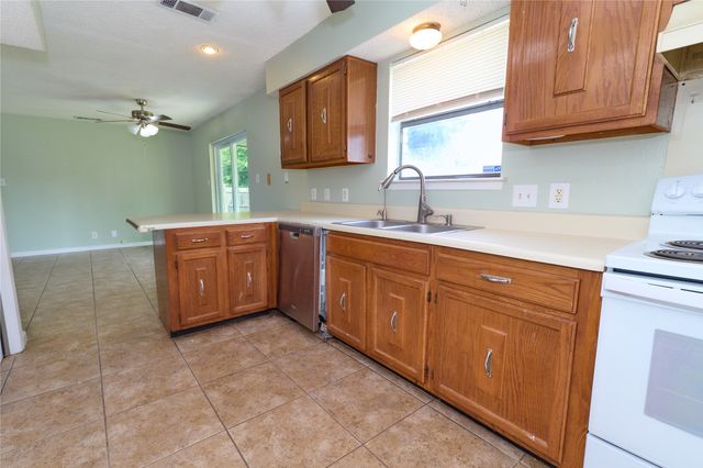 813 Loganwood Drive, Royse City, TX 75189