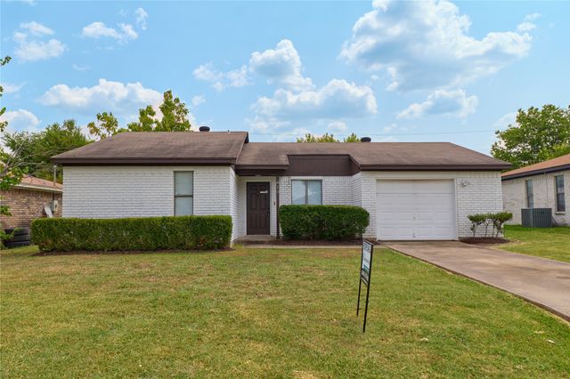 813 Loganwood Drive, Royse City, TX 75189