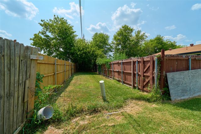 813 Loganwood Drive, Royse City, TX 75189